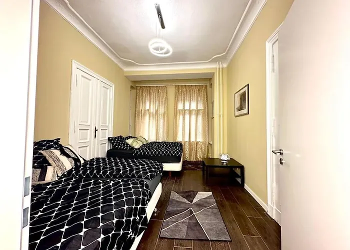 Schoenes Grosses Im Zentrum Berlins * Berlín